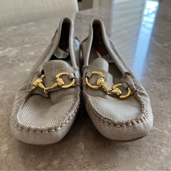 Bosi cream color slip on shoe with detail on to oh shoe size 5 - Picture 5 of 8